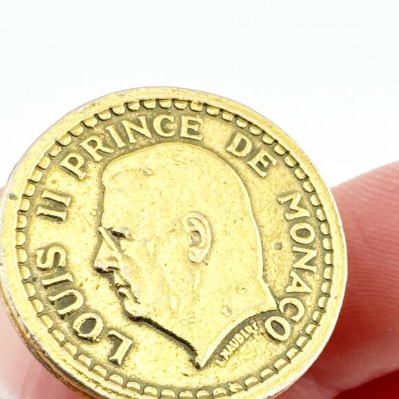 Vintage Louis II Prince de Monaco Coin Earrings - Gold Tone Screw Back Clip On - Picture 2 of 10
